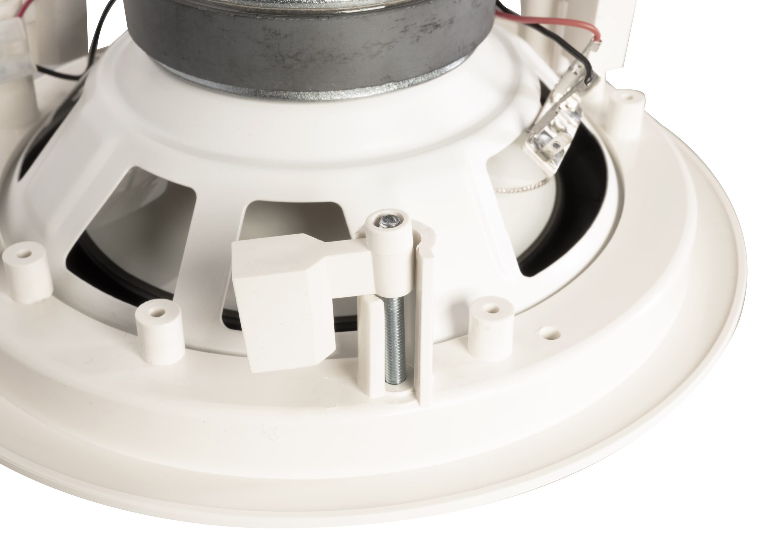 hk-audio-il60-ct-rear-detail-mounting-02